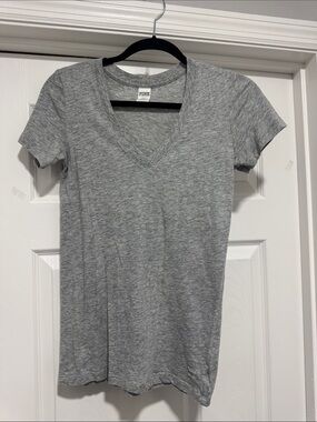 PINK Victoria's Secret Heather Gray V-Neck Short Sleeve Tee
